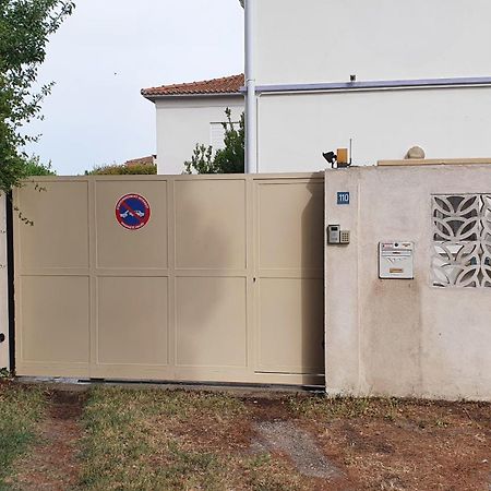 Superbe T2 Avec Jardin, Piscine-Enfant Et Parking Lejlighed Arles Eksteriør billede
